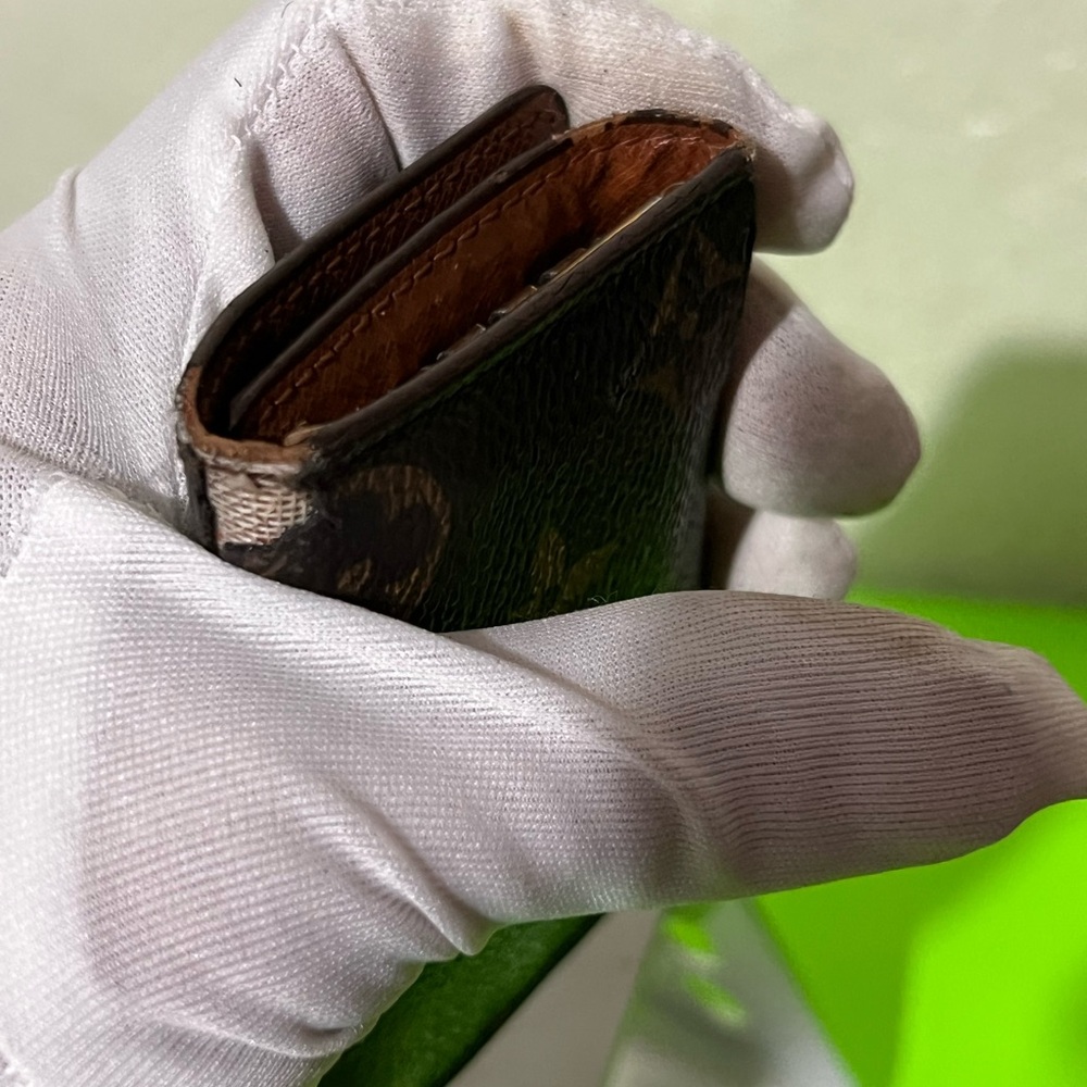 Louis Vuitton Brown Monogram Key & Card Holder - Picture 5 of 11